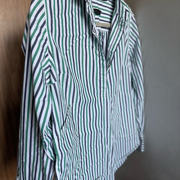 Women’s J. Crew Poplin Popover shirt - Picture 3 of 5